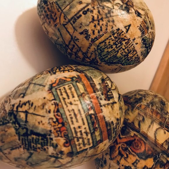 Unique Découpage Eggs - Vintage Maps - Picture 4 of 7